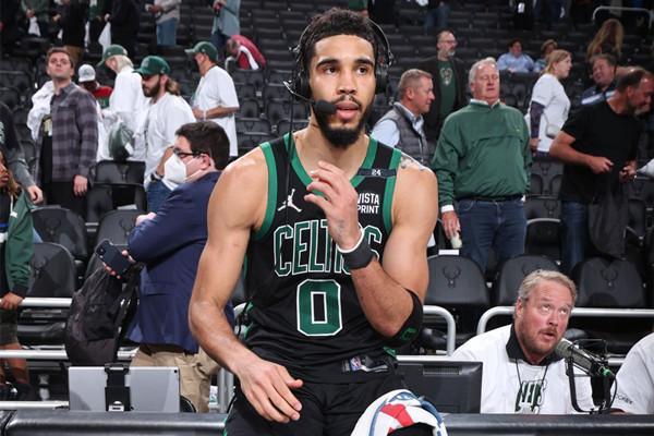 太阳报：库尼亚妻子比他年长6岁，两人相恋8年育有两个孩子（太阳报称库尼亚与年长6岁的妻子相恋8年 已育有两个孩子）