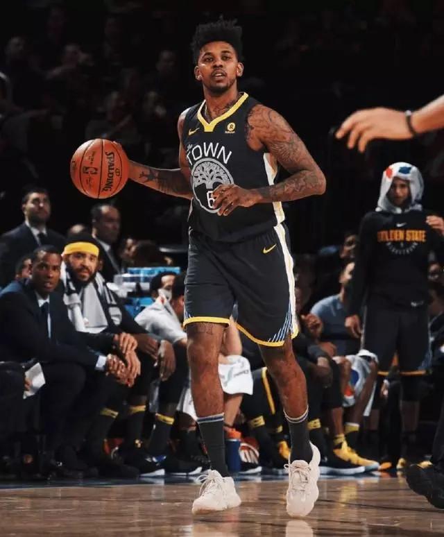 加拉塔萨雷0-1圣吉罗斯联合，普罗米斯-戴维制胜，云亚伊染红（圣吉罗斯联合1-0力克加拉塔萨雷，普罗米斯-戴维建功，云亚伊被罚下）