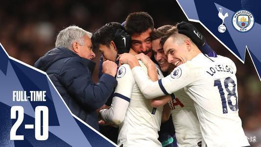 攻守兼备！韦尔半场10中6拿到全队最高14分9板 三分4中2（攻防俱佳！韦尔半场10投6中砍全队最高14分9板，三分4投2中）