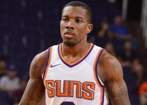 2025／26赛季英超：纽卡斯尔联4-1完胜埃弗顿，打破客场不胜魔咒（2025／26英超：纽卡斯尔联4比1击败埃弗顿，客场不胜纪录作古）