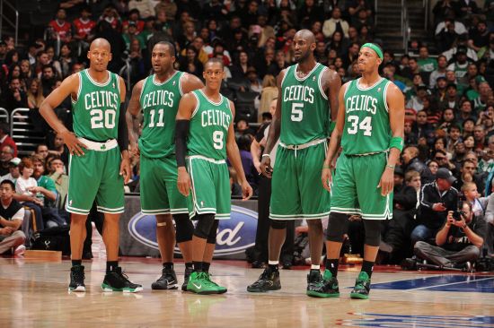 莱切2-1都灵，班达、拉萨纳-库利巴利建功（莱切2比1击败都灵，班达与拉萨纳-库利巴利相继进球）