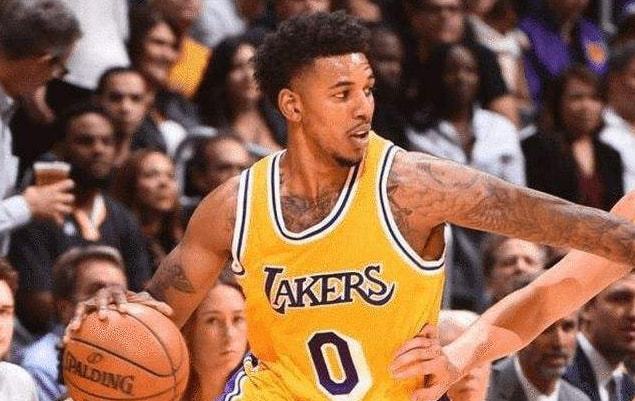 英超赛场亮点：利物浦逆转曼联,（英超焦点战：利物浦完成逆转击败曼联）