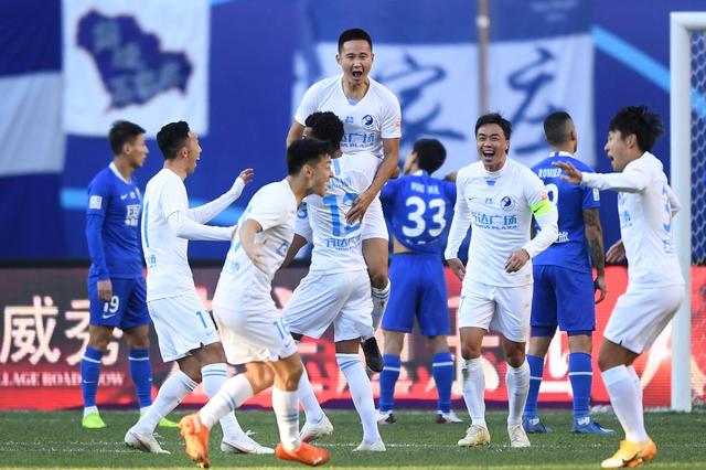 热刺做了一笔好交易：租借拜仁后腰帕利尼亚（热刺精明引援：从拜仁租来后腰帕利尼亚）