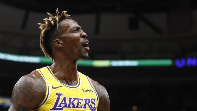 杨瀚森，一个普通的篮球运动员，却在一场比赛中展现出惊人的毅力与勇气。（杨瀚森：平凡球员在一战中展现非凡毅力与勇气）