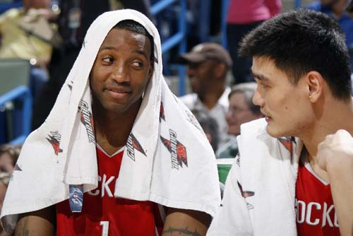 巴萨联赛大名单：什琴斯尼因肠胃炎未能入选，阿劳霍继续缺席（巴萨联赛名单出炉：什琴斯尼因肠胃炎落选，阿劳霍仍缺席）