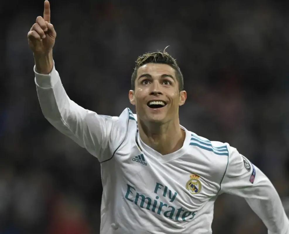 观察：和AC米兰传出绯闻的18岁昂热前锋谢里夫（解读：AC米兰绯闻目标，昂热18岁前锋谢里夫）