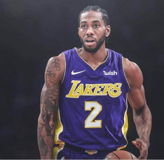 稳定表现！埃奇库姆上半场7中3拿到8分 正负值+14最高（状态在线！埃奇库姆半场7投3中拿下8分，正负值+14全场最高）