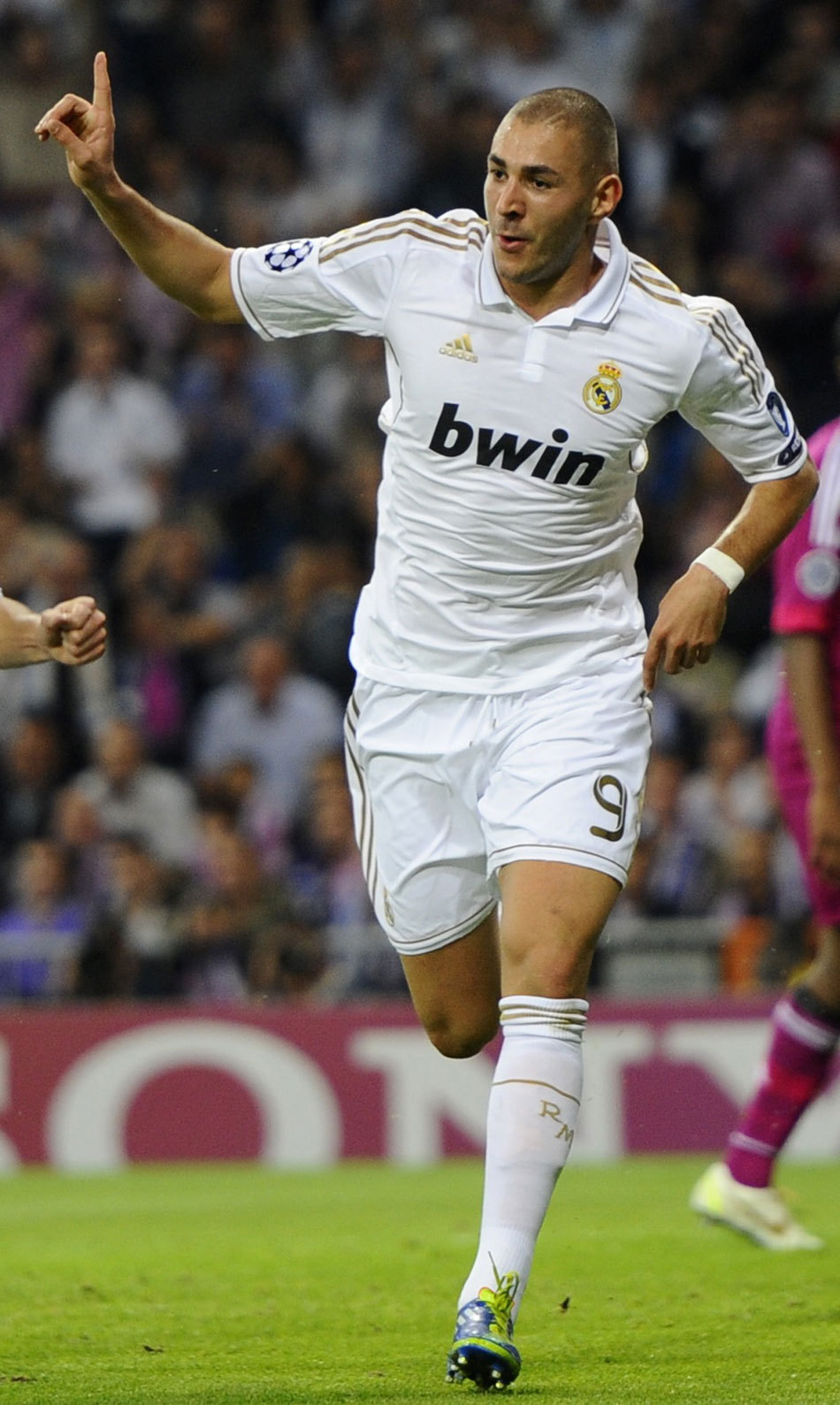 穆勒：孔帕尼的工作非常出色，本赛季观看拜仁比赛是种享受（穆勒盛赞孔帕尼：本季拜仁踢得赏心悦目）