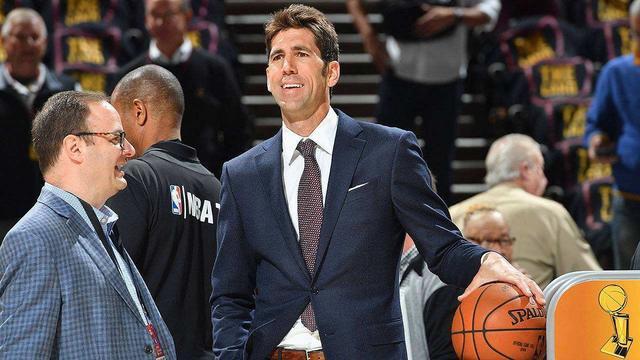 萨哈：麦克托米奈可以在皇马和巴萨踢球，甚至拜仁慕尼黑（萨哈：麦克托米奈足以效力皇马、巴萨，乃至拜仁慕尼黑）