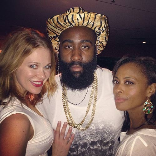 意天空：罗马已就齐尔克泽与曼联谈判，双方每天都在进行对话（意天空：罗马与曼联就齐尔克泽展开谈判，双方每日保持沟通）