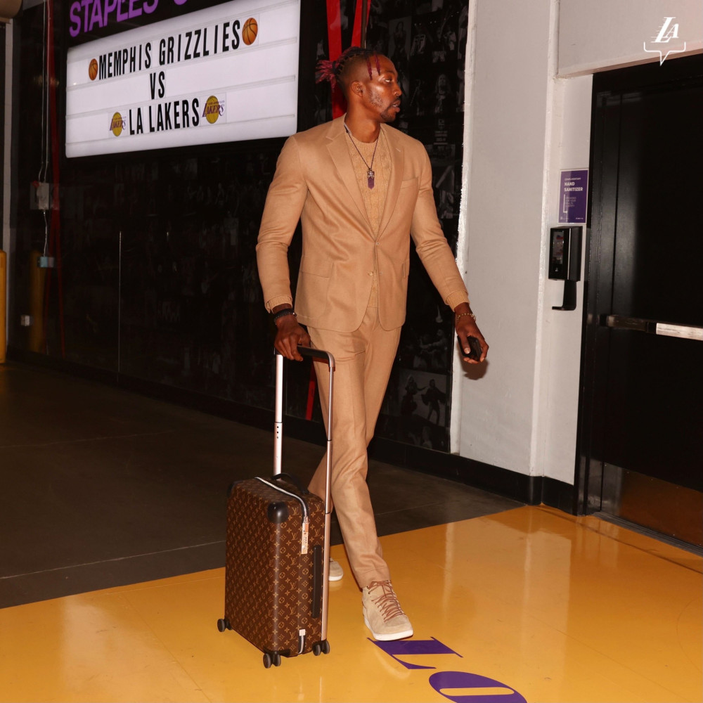 佩莱格里尼：塞维利亚落后时球迷往球场投掷杂物，这样不对（佩莱格里尼批评塞维利亚球迷落后时向场内投掷杂物：不可取）